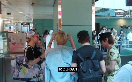 SHINee @ Taiwan Airport [110717] Tumblr_losm2hPwBi1qcl8qx