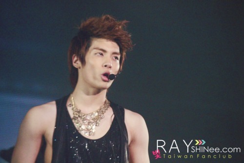 Jonghyun @ SHINee 1st Concert Taiwan  Tumblr_lozl4049l01qd0fz8