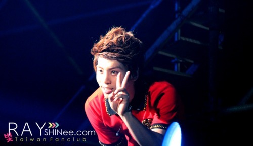 Jonghyun @ SHINee 1st Concert Taiwan  Tumblr_lozl4he3lM1qd0fz8