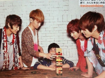 صور SHINee في مجلة يابانية ..!! Tumblr_lp8x0pIQ5b1qcl8qx