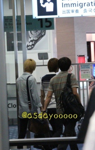 110802  SHINee @ Haneda airport Tumblr_lpa02sSGQa1qcl8qx