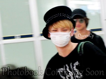 110802 SHINee @ Gimpo Airport  Tumblr_lparjlZW9a1qcl8qx