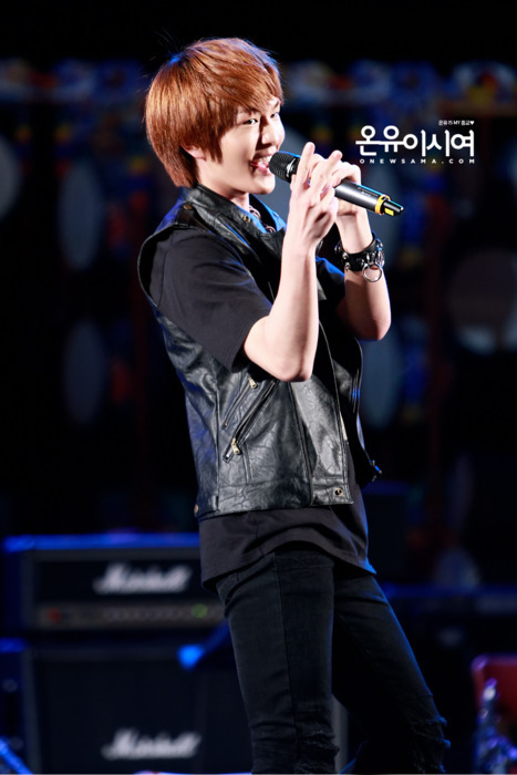 110804 Onew @ Sacheon World Percussion Festival Opening Celebration Tumblr_lpfmwkl4G41qcl8qx