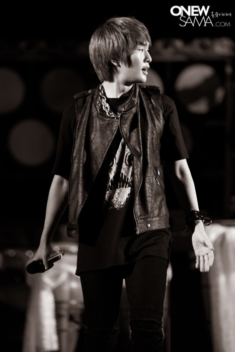 110804 Onew at Sacheon World Percussion Festival  Tumblr_lpgs9bFHYw1qd0fz8