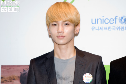 110812 Key @ “Together for Africa” at Seoul Plaza Hotel  Tumblr_lptklps2tU1qcl8qx