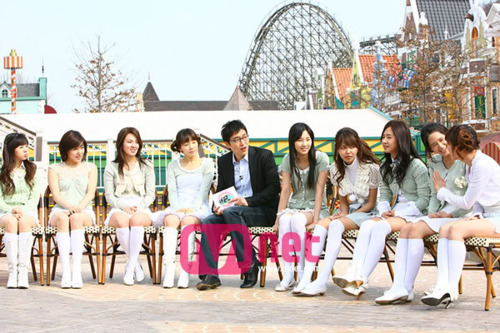 [PICS/GIFS][16-08-2011] YoonSic thì thầm to nhỏ Tumblr_lpwhpdx2Zx1qiix10