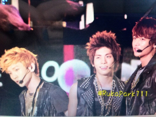 110813  SHINee @ Incheon Hallyu ,Korean Wave Festival Concert Tumblr_lpwubuU4En1qcl8qx