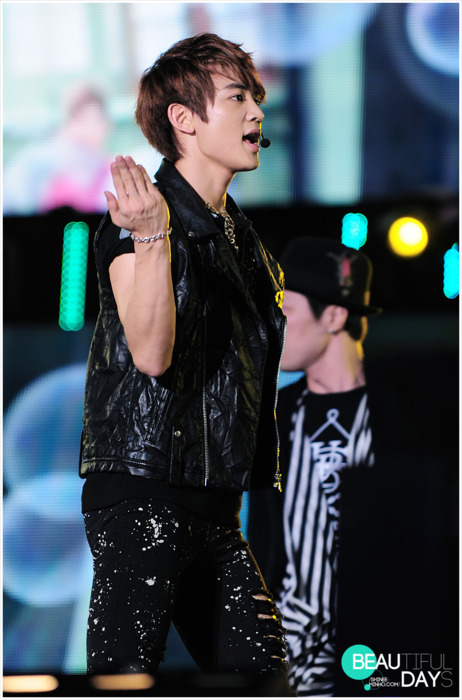 110813 Minho @ IKMWF Tumblr_lpxds9AS9j1qd0fz8