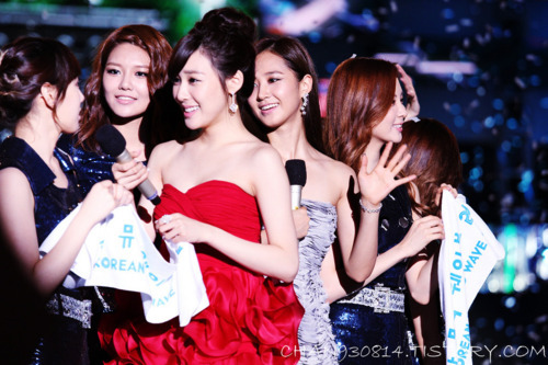 [Pic/GIF][26/8/2011]TaeNy @ Incheon Korean Music Wave Festival Tumblr_lpxtngO6Yk1qdv9pu