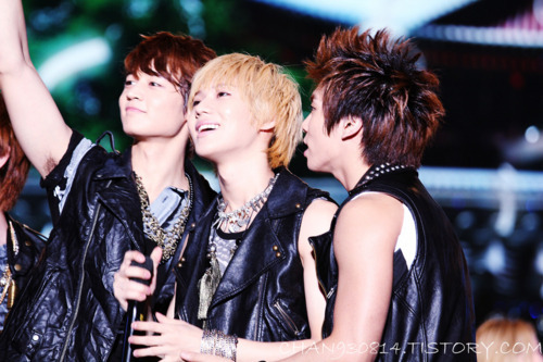 110813  SHINee @ Incheon Hallyu ,Korean Wave Festival Concert Tumblr_lpypvm5G6z1qd0fz8