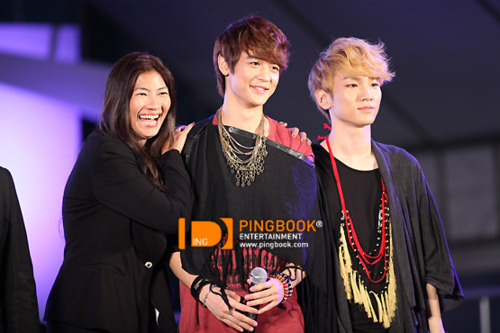 110816 SHINee @ SM True - Thailand Tumblr_lq0yodK89h1qcl8qx