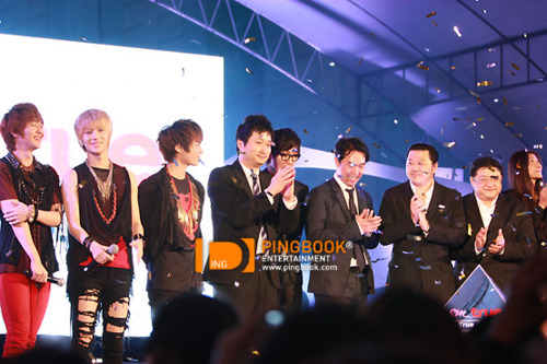 110816 SHINee @ SM True - Thailand Tumblr_lq0yq8dBeX1qcl8qx