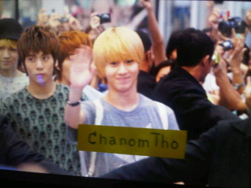 110816 SHINee @ Aeropuerto de Tailandia Tumblr_lq12p14Fuj1qcl8qx