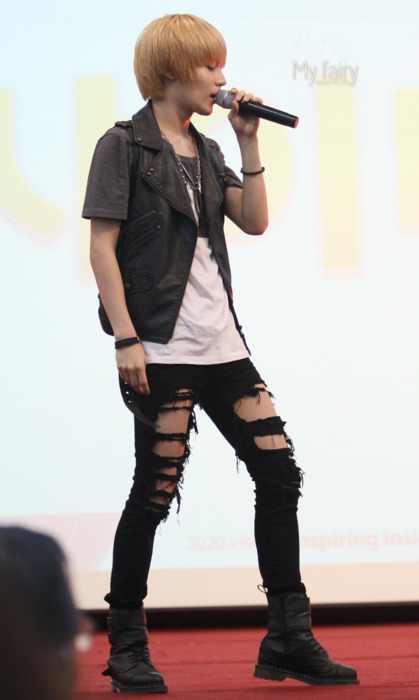 110817 Taemin @ 13th Korean Academic Society of Business Administration Conference  Tumblr_lq2y9urfRr1qcl8qx