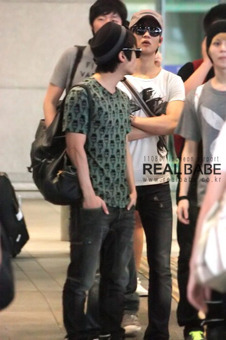 SHINee @ Incheon airport back from Thailand [110817] Tumblr_lq5jlr7qi31qcl8qx