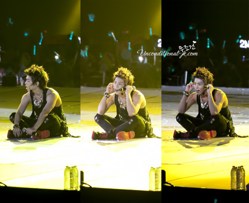 .][ صورة ][ جونغ هيون في SHINee World Concert in Nanjing 110820 Tumblr_lqa1393xGz1qcl8qx