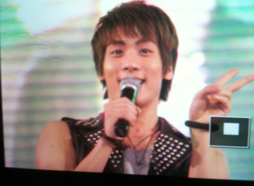 110821 SHINee @ One Summer Night Concert  Tumblr_lqa4rdzkgB1qcl8qx