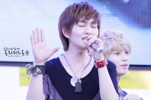 SHINee @ Japan Odaiba Event [110829] Tumblr_lqp247PpfK1qcl8qx