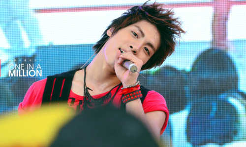 110829 Jonghyun @ Japan Odaiba Event  Tumblr_lqp8r3UqIb1qcl8qx