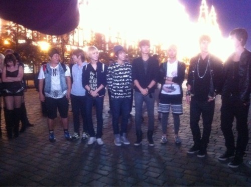 060911 SHINee @ Rusia Tumblr_lr302x8Tld1qcl8qx