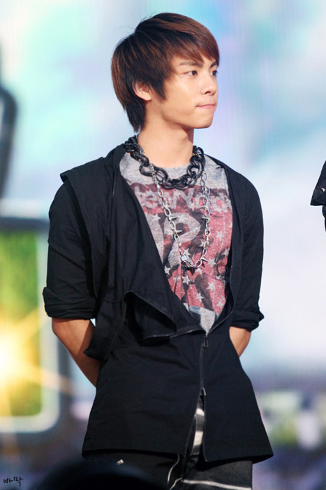 [IMG/080911] Jonghyun @ Field of Dreams Fundraiser Concert Tumblr_lsbmw2YQng1qcl8qx