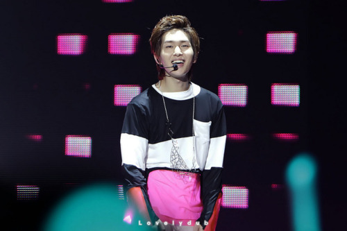 [IMG/300911]Onew @ SWC SINGAPORE Tumblr_lsbnpaVChC1qcl8qx