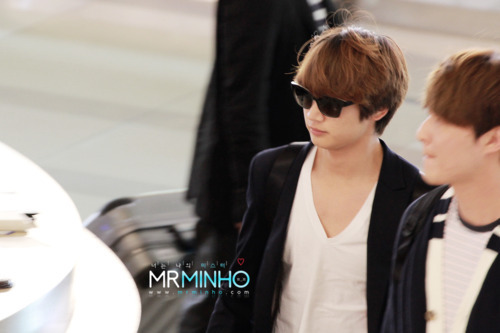 111002 Minho @ Gimpo airport on the way to Japan  Tumblr_lsfmnzNOEK1qcl8qx