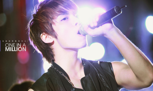 111003 Jonghyun @ Hallyu Wave Dream Concert  Tumblr_lsj2z1jipw1qcl8qx