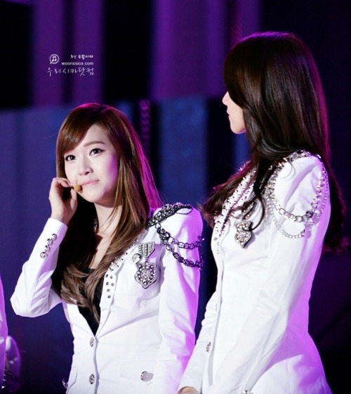 [PIC+GIF][23-1-2011] »-{♥}-»ღ°•(¯`·._.· YoonSic Fam ·._.·´¯)•ღ°»-{♥}-» °l||l° Sexy and Sweet °l||l° - Page 11 Tumblr_lsp85jVT2i1qiix10