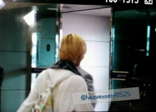  111014 SHINee @ Aeropuerto Gimpo Tumblr_lt1h3d3tSu1qcl8qx