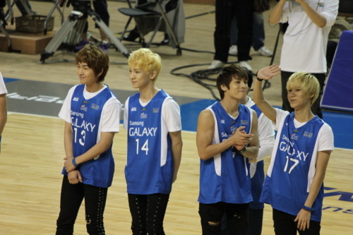 111016 @ SHINee - Seoul Samsung Thunders Basketball Team Tumblr_lt5rmoiK8R1qfp3c6