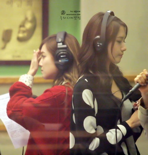 [PIC+GIF][23-1-2011] »-{♥}-»ღ°•(¯`·._.· YoonSic Fam ·._.·´¯)•ღ°»-{♥}-» °l||l° Sexy and Sweet °l||l° - Page 11 Tumblr_lth18i53fI1qiix10