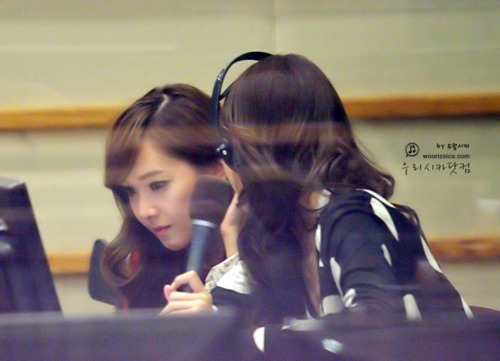 [PIC+GIF][23-1-2011] »-{♥}-»ღ°•(¯`·._.· YoonSic Fam ·._.·´¯)•ღ°»-{♥}-» °l||l° Sexy and Sweet °l||l° - Page 11 Tumblr_lth1c1PJ2p1qiix10