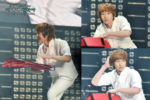 [111023] Onew @ SMTOWN NY Tumblr_ltkiycsoe31qcl8qx