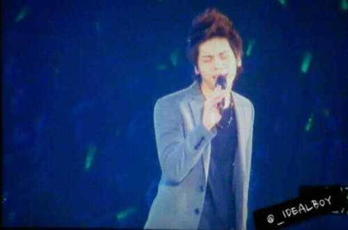 111027 Jonghyun@ SHINee World in Nagoya Tumblr_ltq546hVgC1qcl8qx