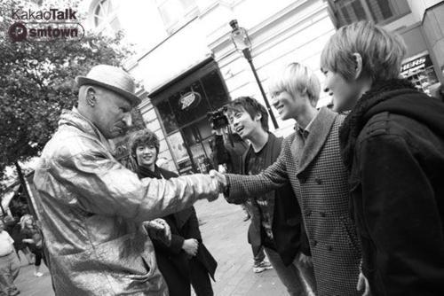 021111 SHINee @ London Tumblr_lu2wcu5qpZ1qcl8qx