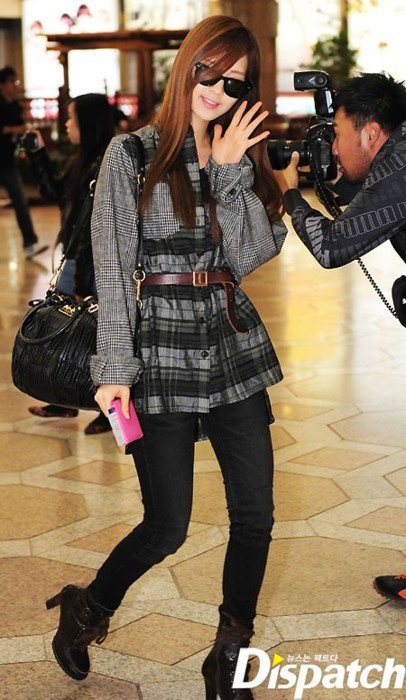 [PICS]SeoHyun@ Gimpo airport fly to China Tumblr_lubkimnc6u1r1wl81