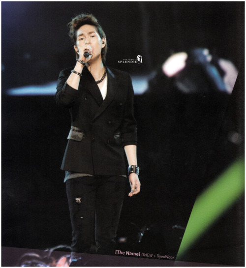 [Scans] Onew SHINee SM Town photobook Tumblr_ludidfTWkh1qcl8qx