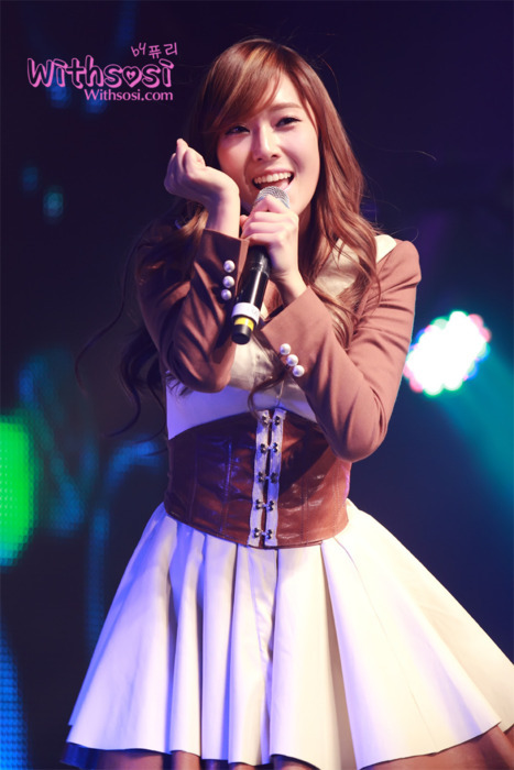 [SICAISM][06-11-2011] /♀♂♥ღஐ:._Full House [ Jessica Jung ] Vạn Người Mê Ngàn người chết _.:ღஐ♥♀♂  - Page 3 Tumblr_lux9o36Cs01r2m0tj