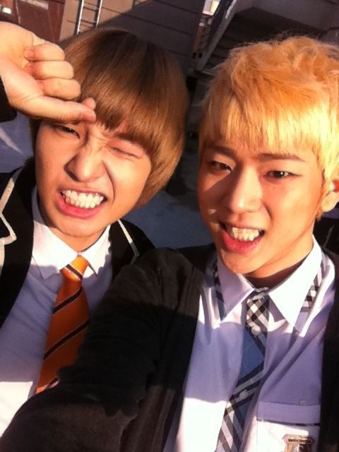 [PIC`S][25.11.11] Jeongmin en la escuela Tumblr_lv7fwx9DPC1qk5nib