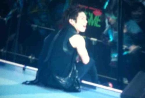 111125 Jonghyun @ SWC en Osaka dia 2 Tumblr_lv82zf8g921qcl8qx