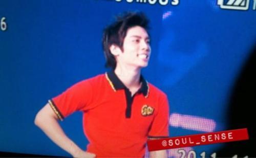 111125 Jonghyun @ SWC en Osaka dia 2 Tumblr_lv83xcuvj01qcl8qx