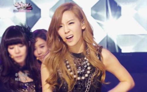 [PICS] SNSD @ Music Bank + "ReBorn" Concert  Tumblr_lv8zy6bk1L1r1ac52