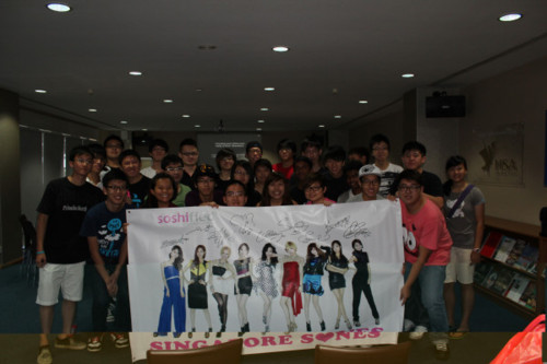 [NEWS][28.11.11] Các SONE của Singapore hiến máu bằng tên của Girls’ Generation Tumblr_lvbgkgYOSx1qkdxfo