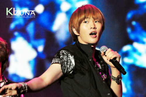 Good Looking Leader Onew @ K-Friends Taiwan  #3 Tumblr_lvixr12Zdd1qcl8qx