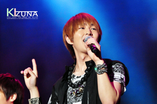 Good Looking Leader Onew @ K-Friends Taiwan  #3 Tumblr_lvixrdWD3q1qcl8qx