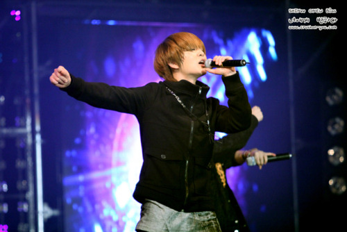 Lovely Leader Onew @ Lotte World 7th Pre-Christmas Festival Tumblr_lwam87JREO1qcl8qx