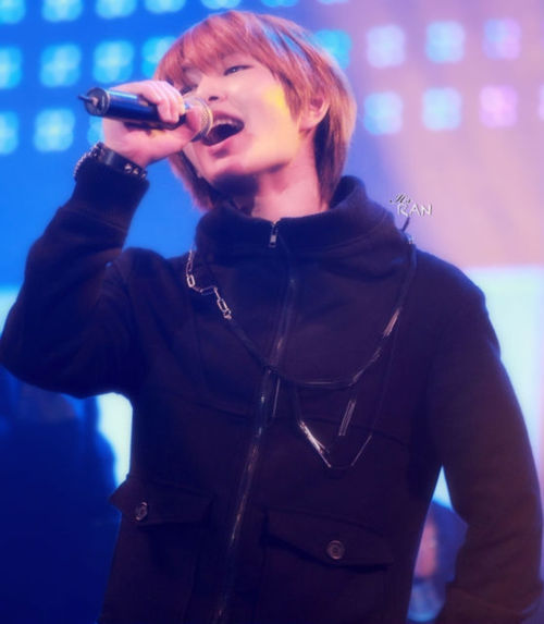 Lovely Leader Onew @ Lotte World 7th Pre-Christmas Festival Tumblr_lwame3tPRj1qcl8qx