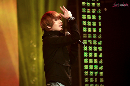 Lovely Leader Onew @ Lotte World 7th Pre-Christmas Festival #3 Tumblr_lwcsye6NJt1qcl8qx