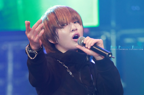 Lovely Leader Onew @ Lotte World 7th Pre-Christmas Festival #5 Tumblr_lwk66vqY461qcl8qx